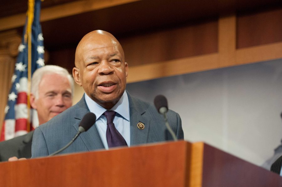 WASHINGTON, D.C. –Thursday September 10, 2015 at 12PM ET, Members of Congress led by U.S. Sen. Cory Booker (D-NJ) in the Senate and Rep. Elijah Cummings (D-MD) in the House of Representatives, will introduce the Fair Chance Act, bipartisan, bicameral legislation that gives formerly incarcerated people a fairer chance at securing employment by prohibiting federal contractors and federal agencies from asking about the criminal history of a job applicant until an applicant receives a conditional offer of employment.